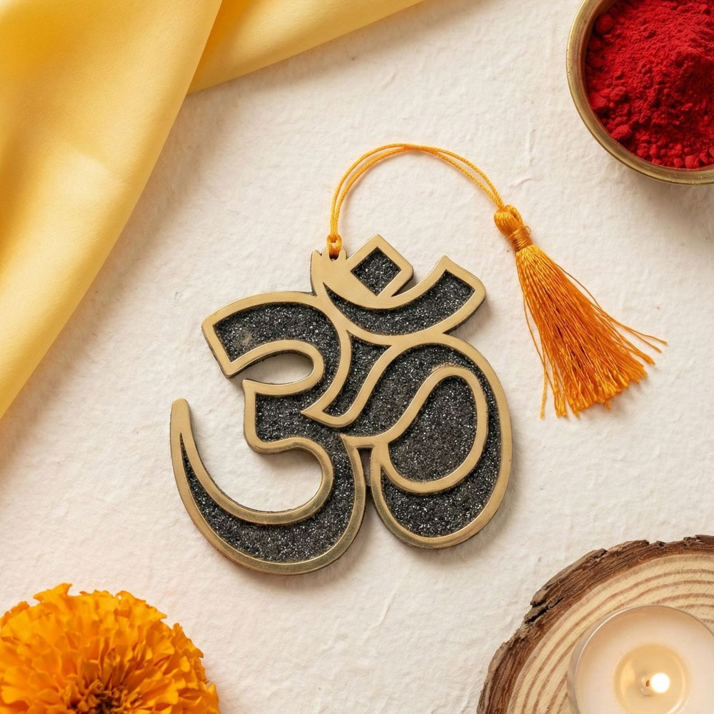 Pyrite Om Hanging